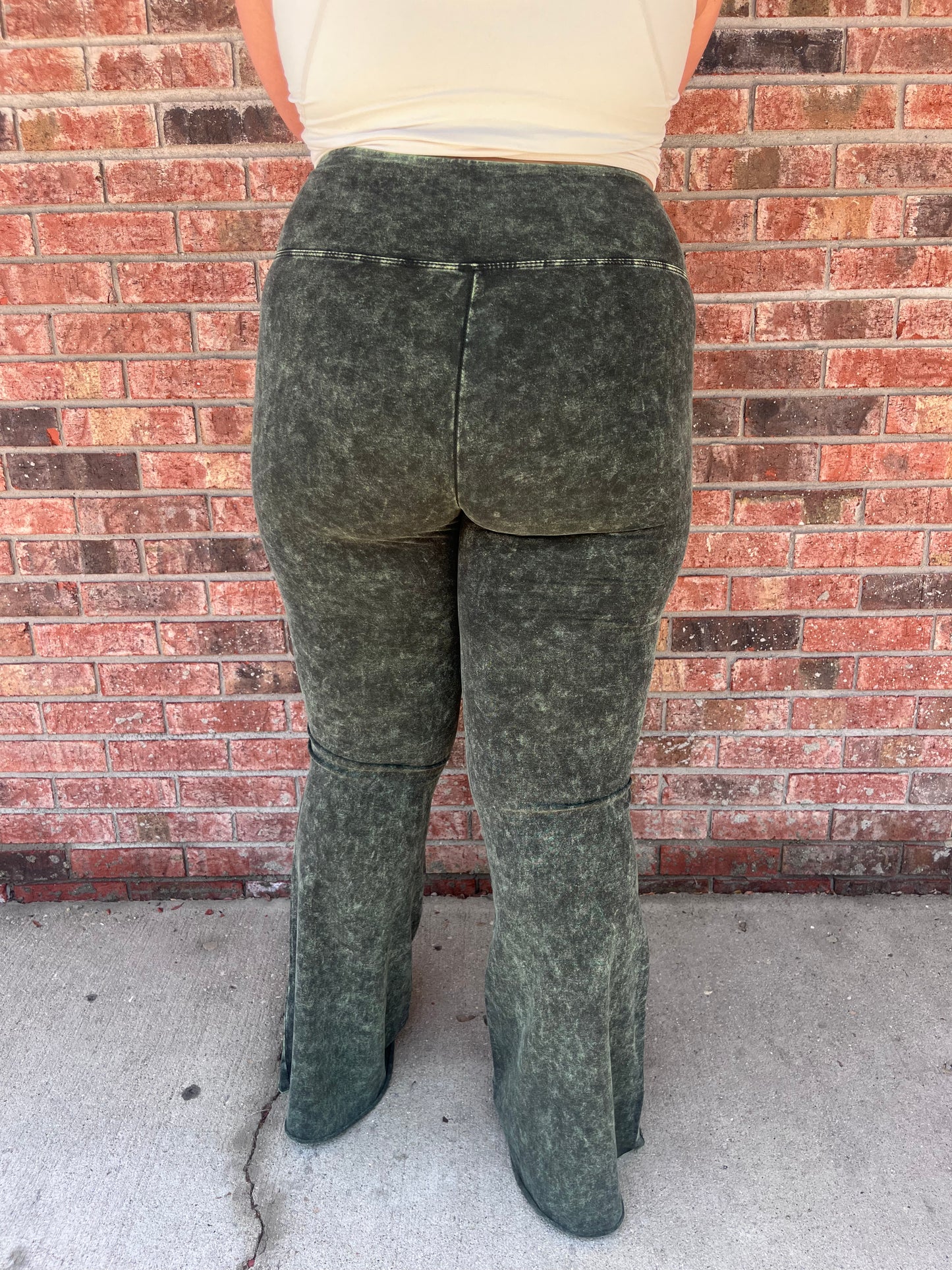 GREEN MINERAL-WASHED  PANTS
